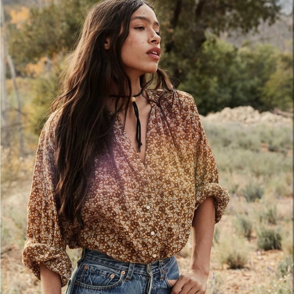 Doên Jane top in golden mesa flor